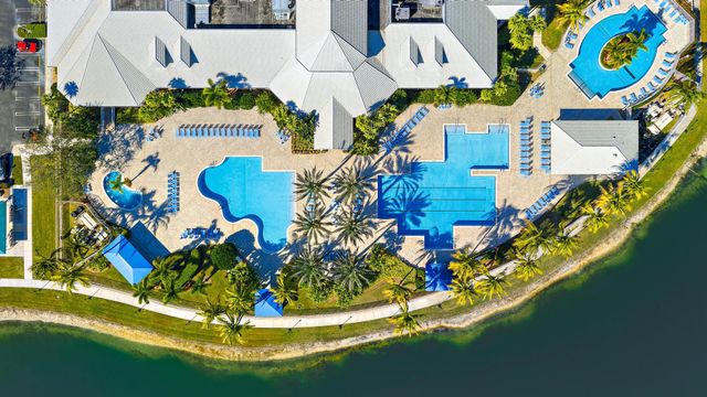 2737 Clipper Circle, West Palm Beach, FL 33411