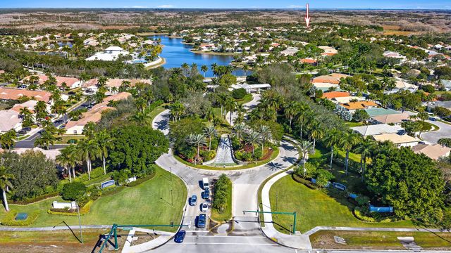 2737 Clipper Circle, West Palm Beach, FL 33411