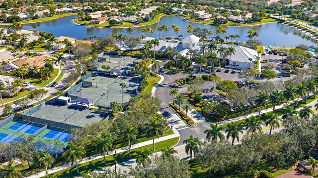 2737 Clipper Circle, West Palm Beach, FL 33411