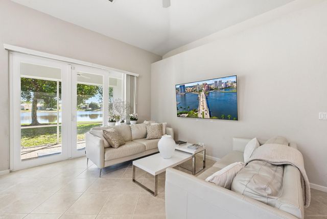 2737 Clipper Circle, West Palm Beach, FL 33411