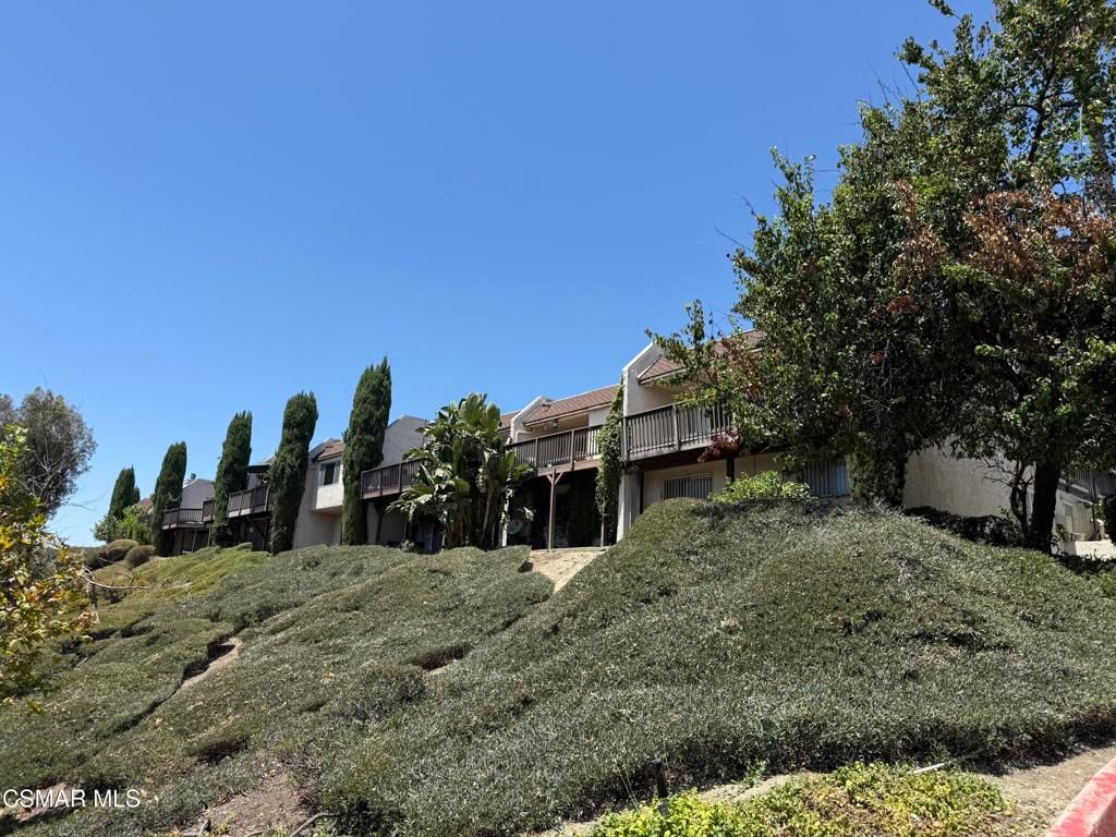 Image 1 of property listing at 15638 Viewridge Lane, Granada Hills, CA 91344