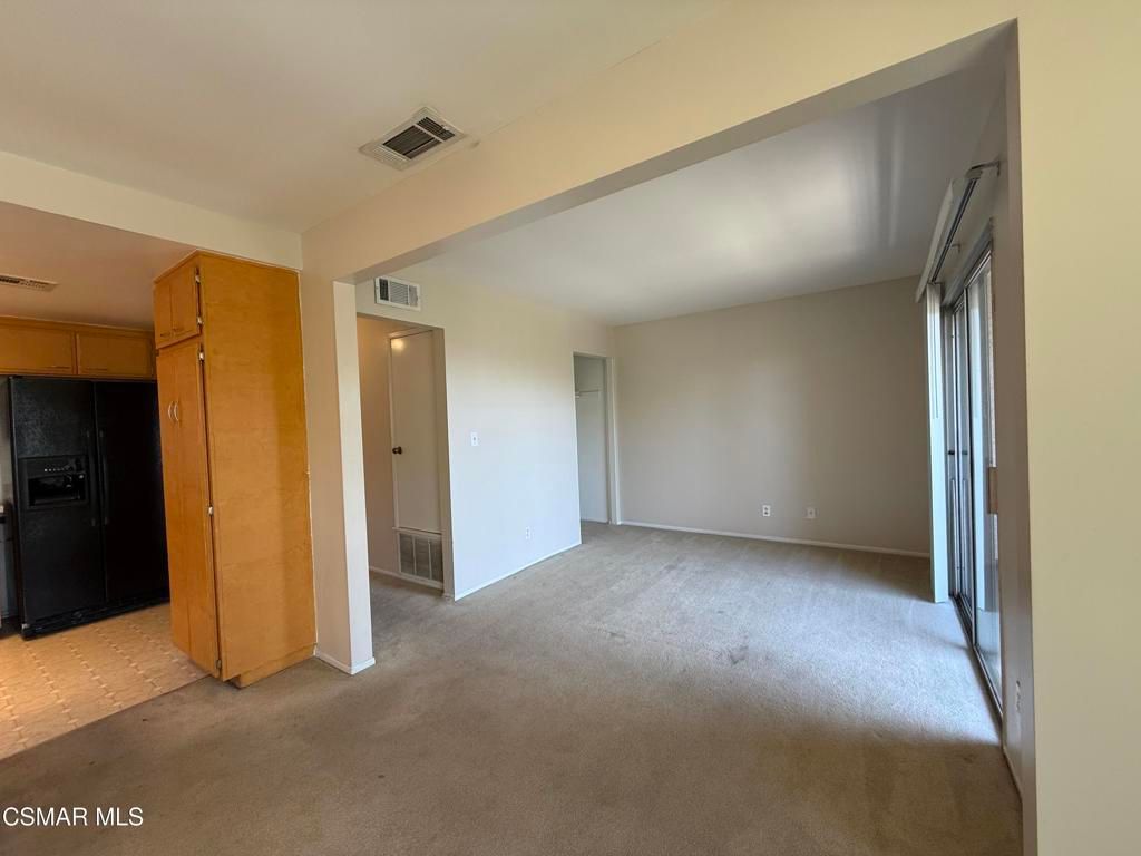 Image 14 of property listing at 15638 Viewridge Lane, Granada Hills, CA 91344