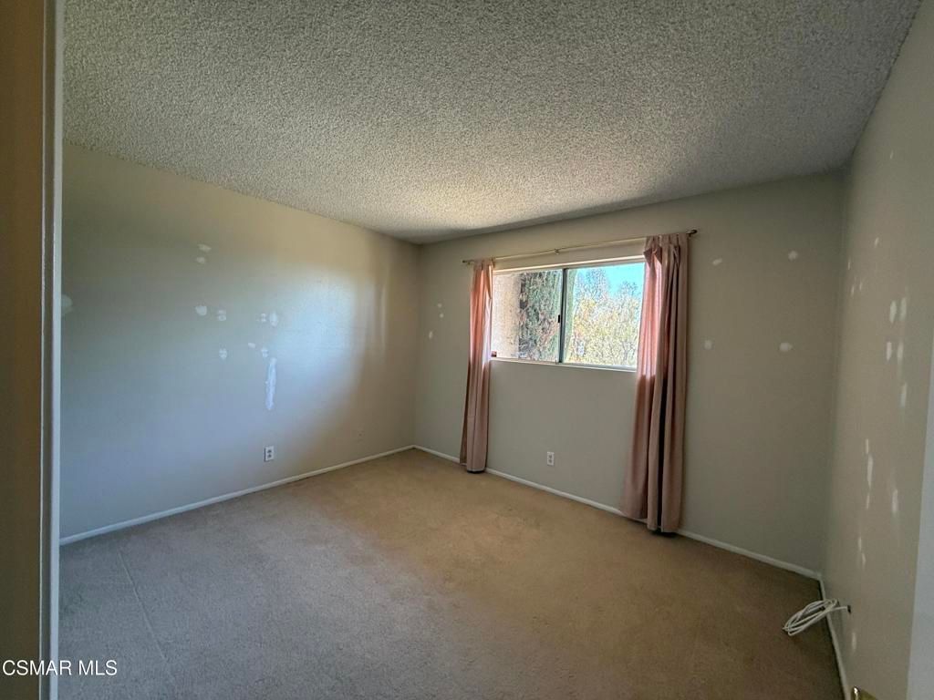 Image 17 of property listing at 15638 Viewridge Lane, Granada Hills, CA 91344
