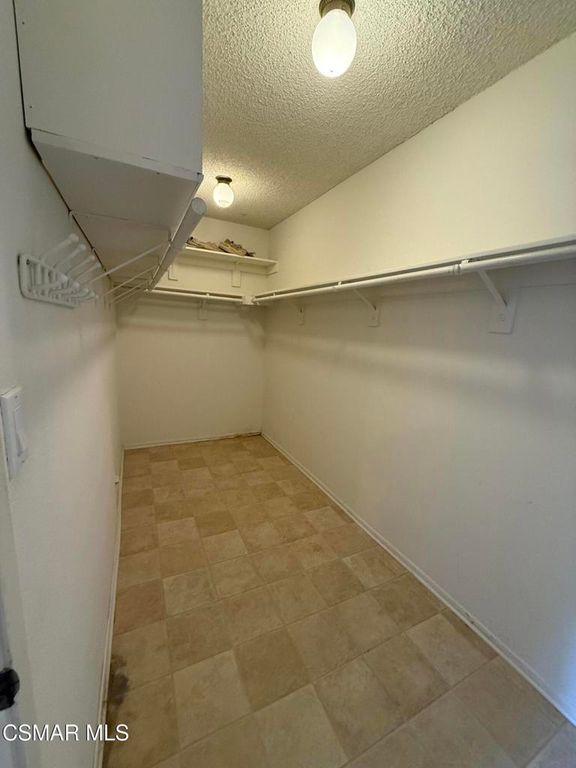 Image 19 of property listing at 15638 Viewridge Lane, Granada Hills, CA 91344
