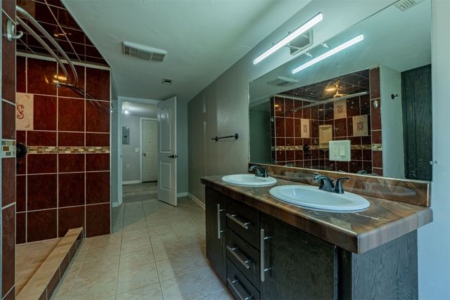 2518 N Adams Street, Enid, OK 73701