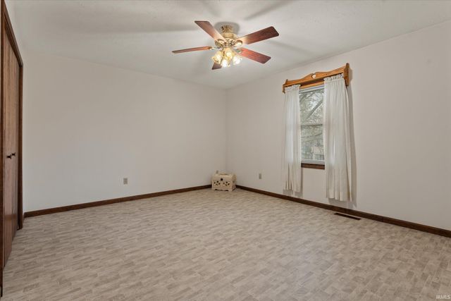 1811 Somersworth Drive, South Bend, IN 46614