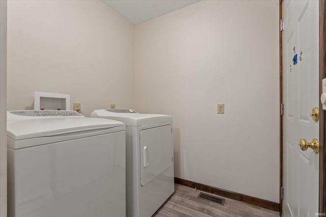 1811 Somersworth Drive, South Bend, IN 46614