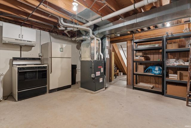 1811 Somersworth Drive, South Bend, IN 46614