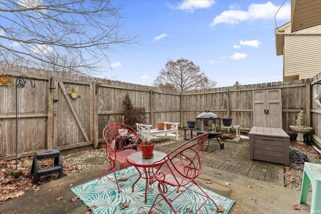 1811 Somersworth Drive, South Bend, IN 46614