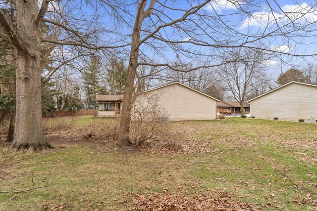 1811 Somersworth Drive, South Bend, IN 46614