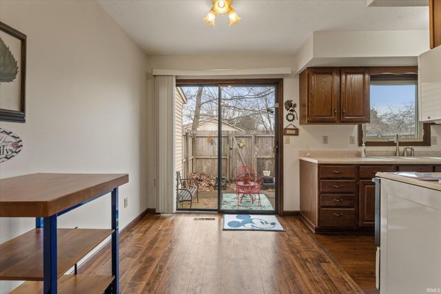 1811 Somersworth Drive, South Bend, IN 46614