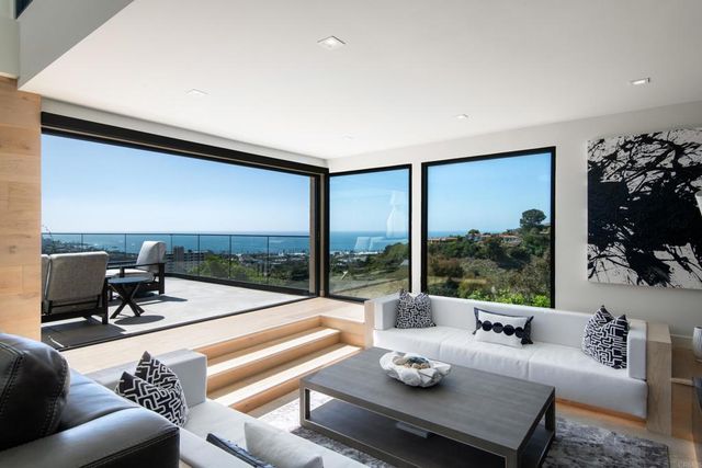 2684 Costebelle Drive, La Jolla, CA 92037