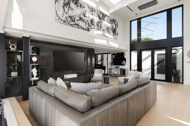 2684 Costebelle Drive, La Jolla, CA 92037