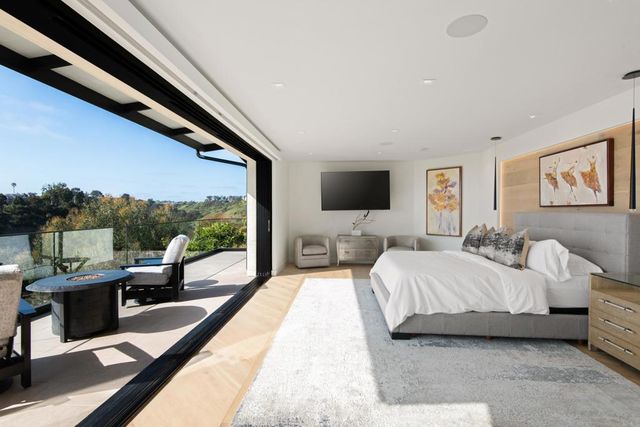 2684 Costebelle Drive, La Jolla, CA 92037