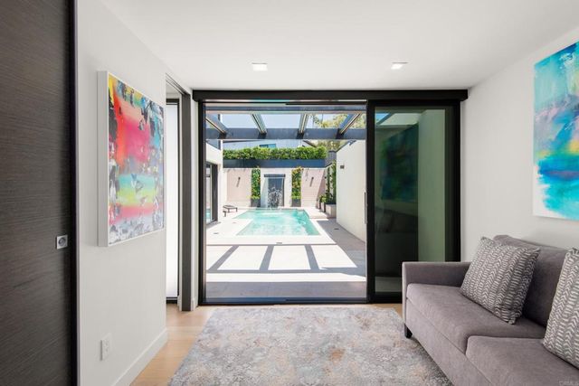 2684 Costebelle Drive, La Jolla, CA 92037