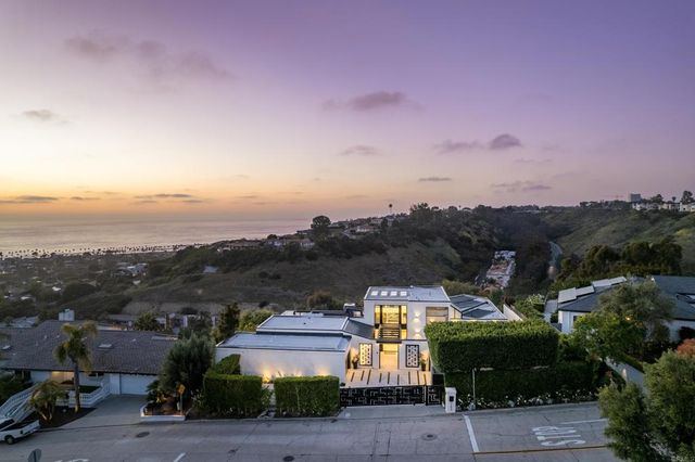 2684 Costebelle Drive, La Jolla, CA 92037