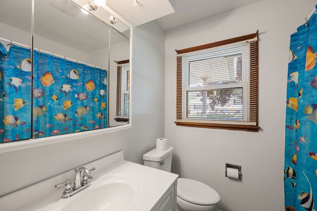 1025 Hoffman Avenue, Des Moines, IA 50316