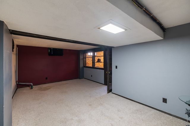 1025 Hoffman Avenue, Des Moines, IA 50316