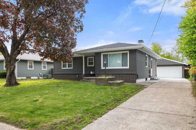 1025 Hoffman Avenue, Des Moines, IA 50316