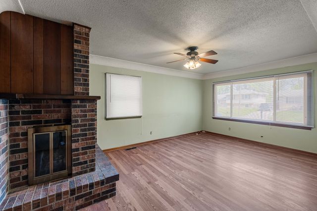 1025 Hoffman Avenue, Des Moines, IA 50316