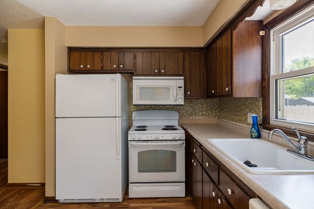 1025 Hoffman Avenue, Des Moines, IA 50316
