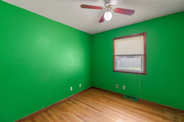 1025 Hoffman Avenue, Des Moines, IA 50316