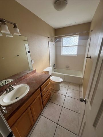 3201 Catcay Dr, Corpus Christi, TX 78418