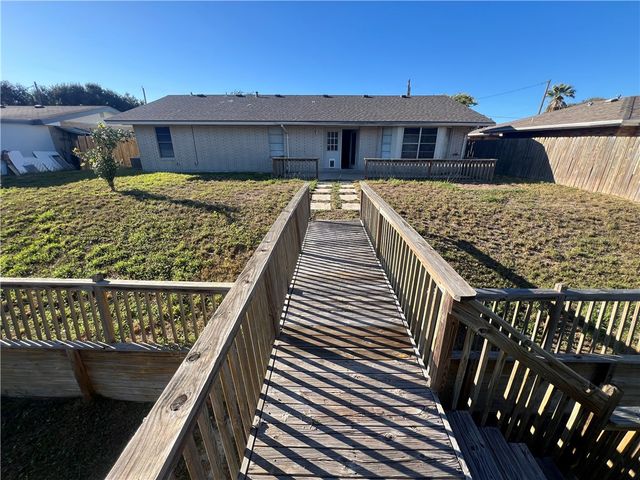 3201 Catcay Dr, Corpus Christi, TX 78418