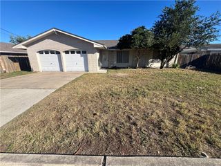3201 Catcay Dr, Corpus Christi, TX 78418