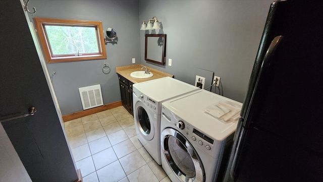 64 Meadow Rd., Townsend, MA 01469