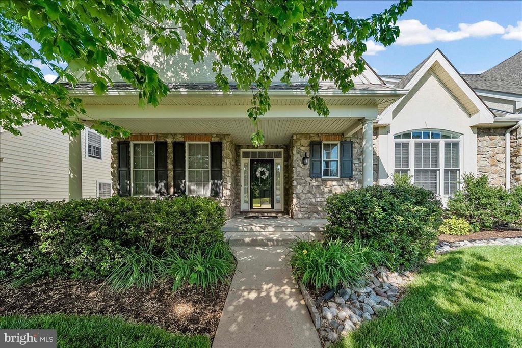 4 N HENLEY DR, Avondale, PA 19311