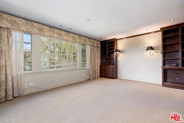 201 Tavistock Avenue, Los Angeles, CA 90049