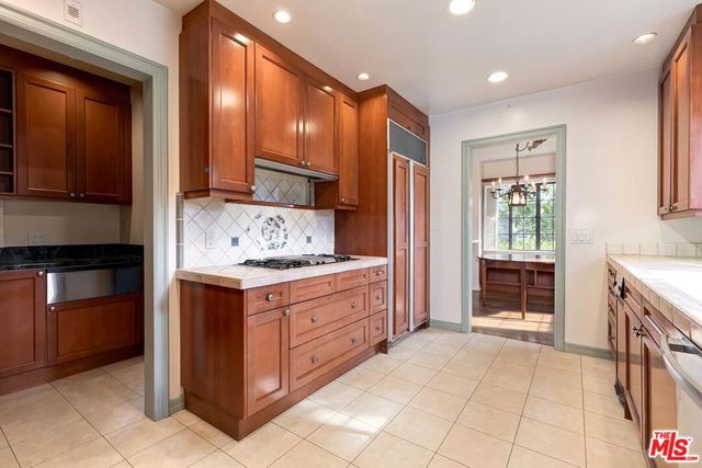 201 Tavistock Avenue, Los Angeles, CA 90049