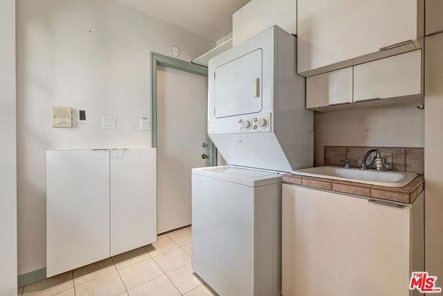 201 Tavistock Avenue, Los Angeles, CA 90049