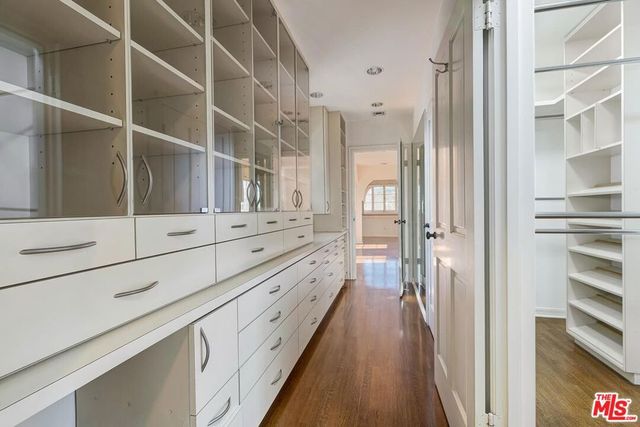 201 Tavistock Avenue, Los Angeles, CA 90049