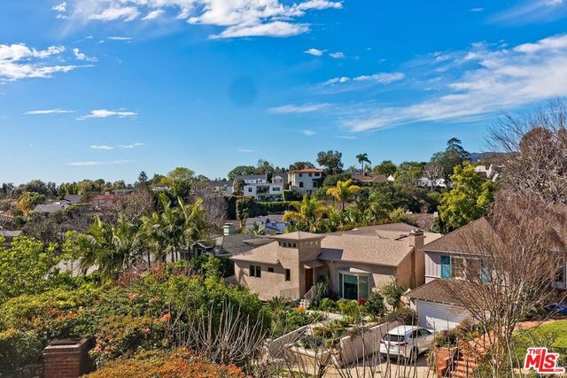 201 Tavistock Avenue, Los Angeles, CA 90049