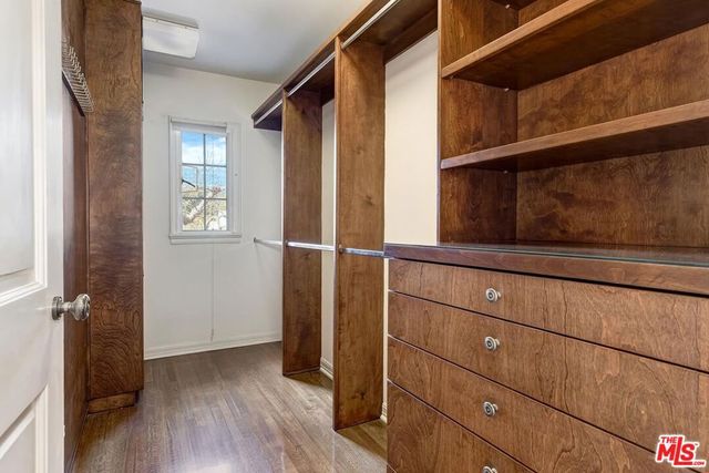 201 Tavistock Avenue, Los Angeles, CA 90049