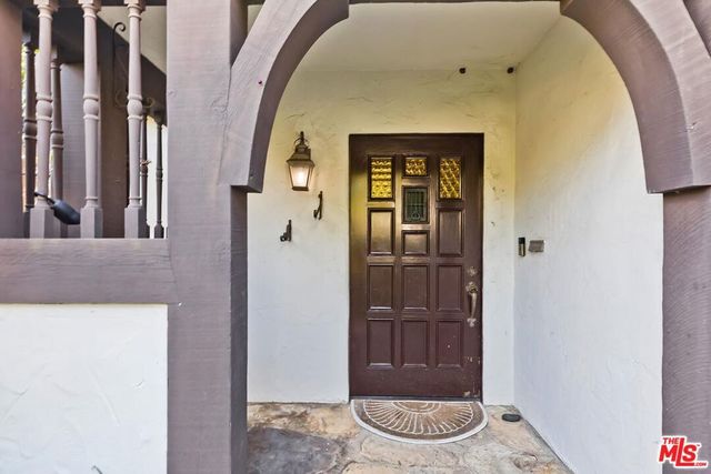 201 Tavistock Avenue, Los Angeles, CA 90049