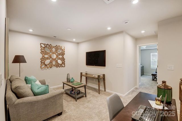 9212 Pagoda Oak Drive, Charlotte, NC 28269