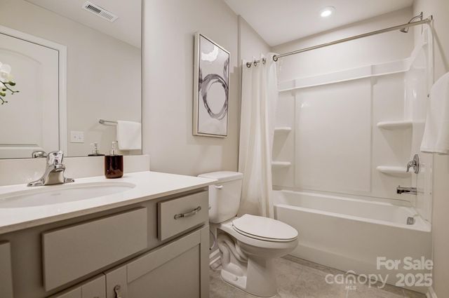 9212 Pagoda Oak Drive, Charlotte, NC 28269