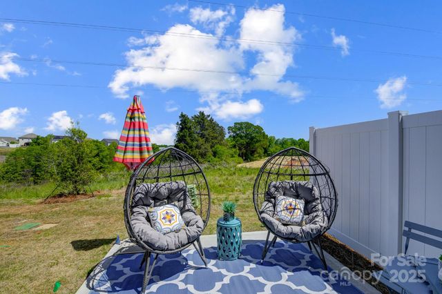 9212 Pagoda Oak Drive, Charlotte, NC 28269