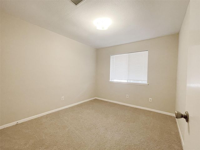 13 N Deerfoot Circle, The Woodlands, TX 77380