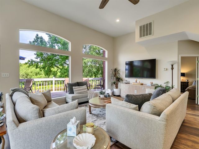 300 Coral Gables, Trinity, TX 75862