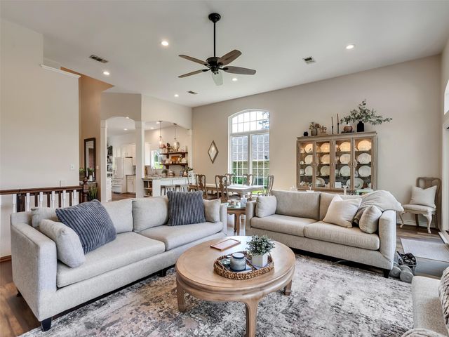 300 Coral Gables, Trinity, TX 75862