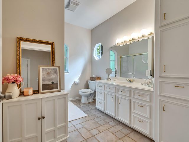300 Coral Gables, Trinity, TX 75862