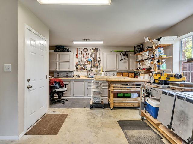300 Coral Gables, Trinity, TX 75862