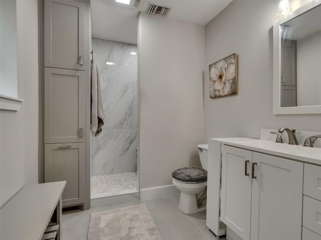 300 Coral Gables, Trinity, TX 75862