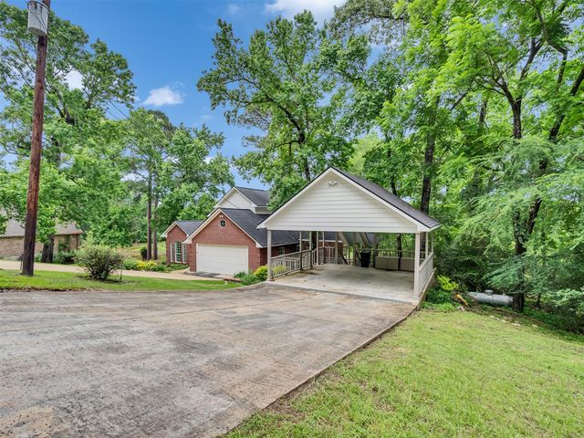 300 Coral Gables, Trinity, TX 75862