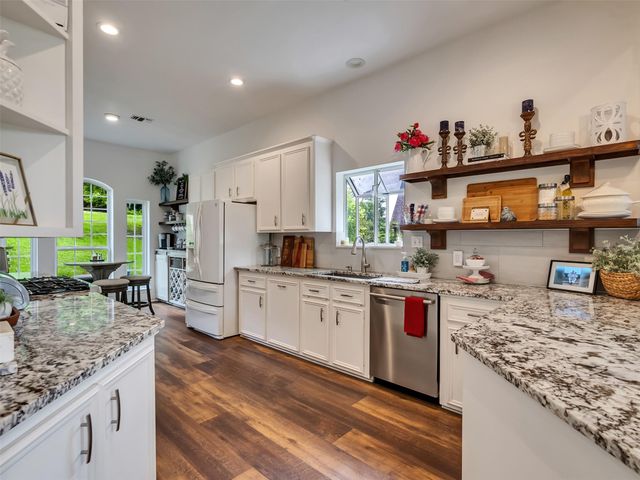 300 Coral Gables, Trinity, TX 75862