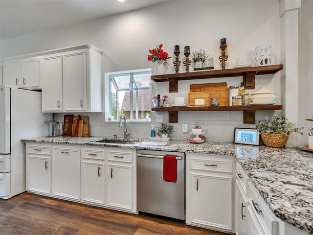 300 Coral Gables, Trinity, TX 75862